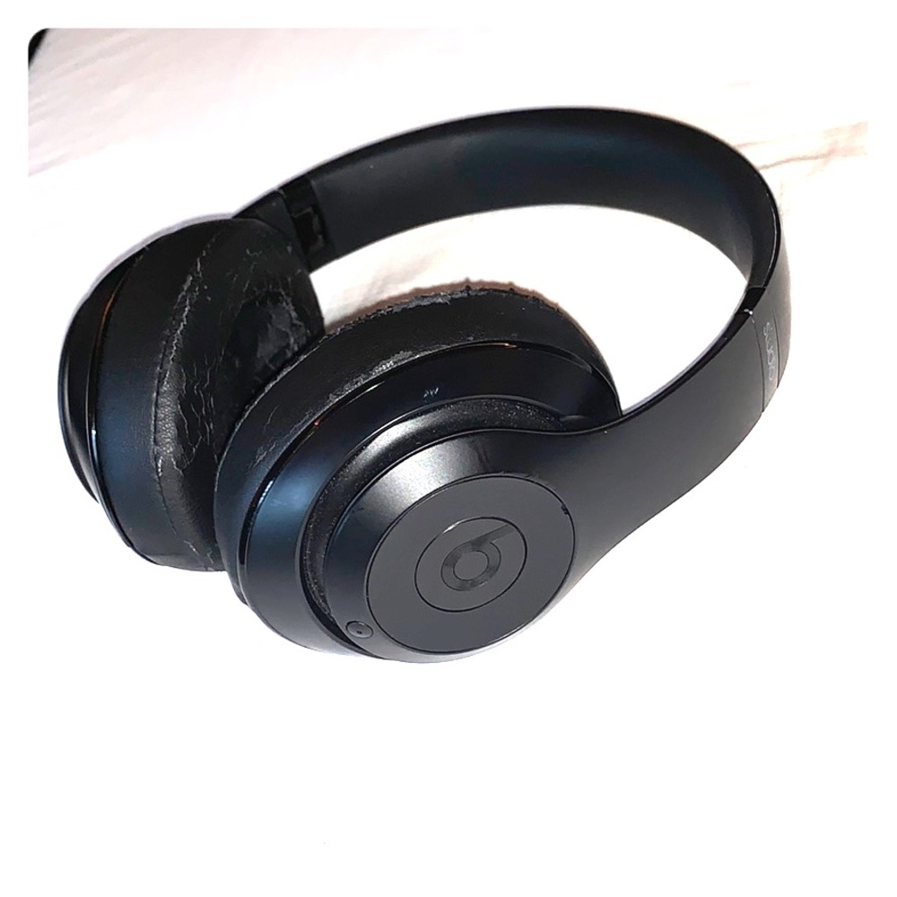 Beats studio 3 Wireless Noise Cancelling Headphone